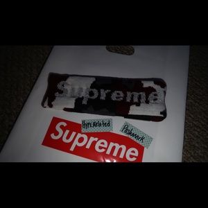Supreme headband